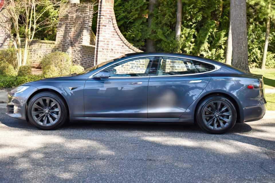 2020 Tesla Model S Long Range