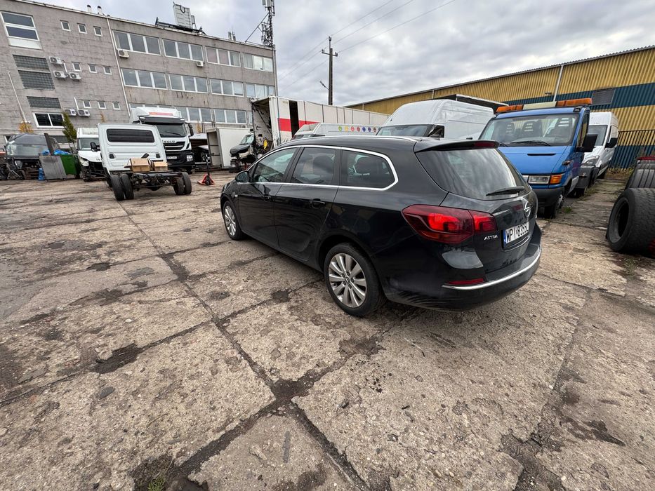 Opel ASTRA 1.6 CDTi 2016 rok Kombi Super Wyposażenie uszkodzony silnik