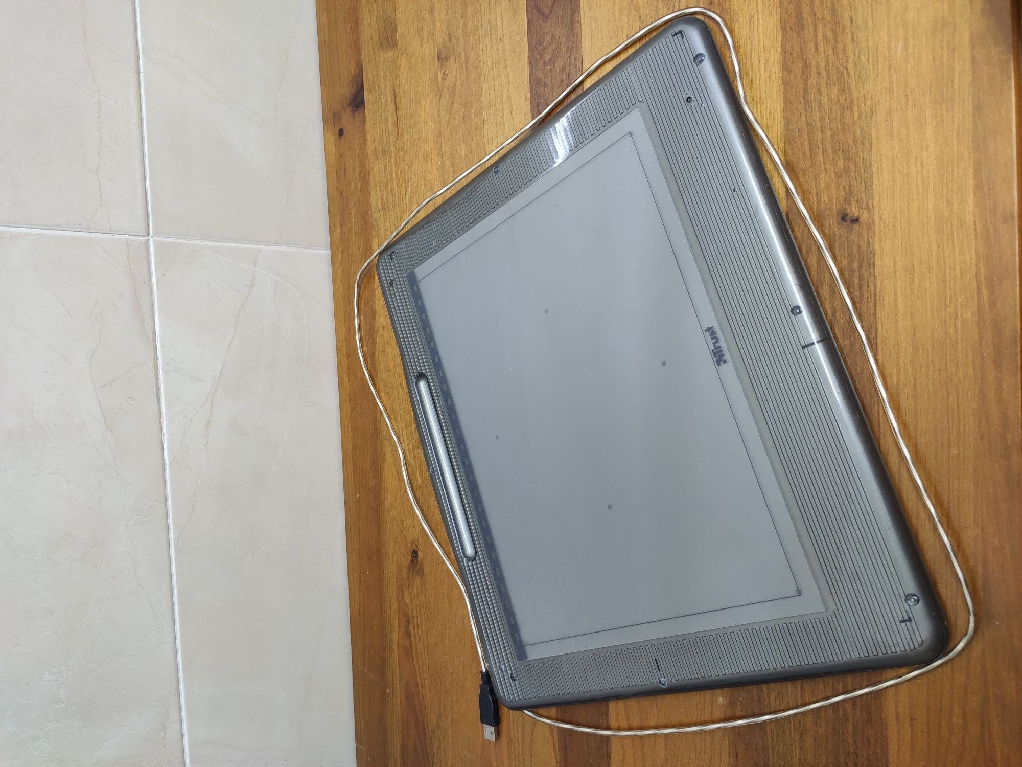 Trust TB-4200 Wireless Scroll Tablet Mesa digitalizadora