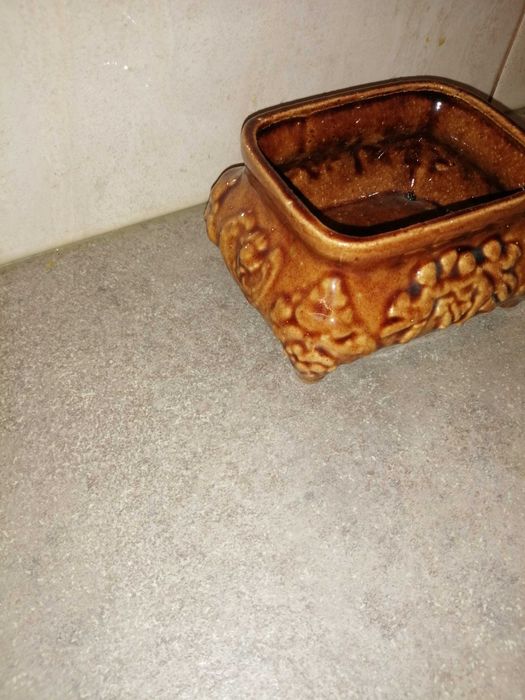 mały ceramiczny pojemniczek, cukiernica