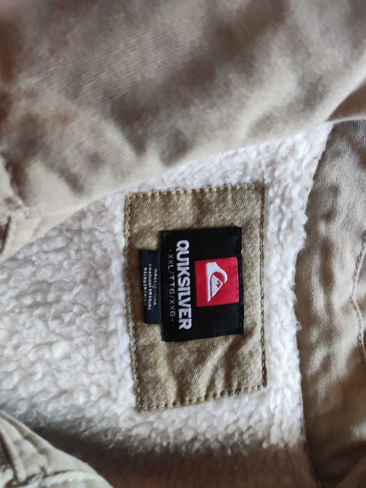 4  якісні куртки  на осінь і весну.