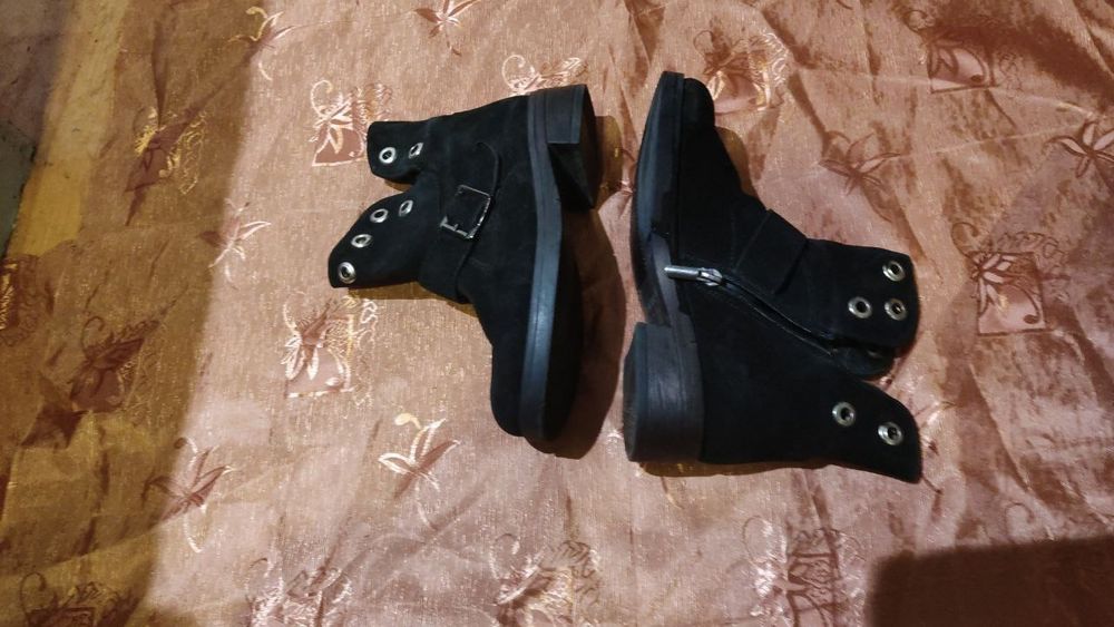 Ботинки 37размер