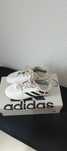 piękne korki marki Adidas 30