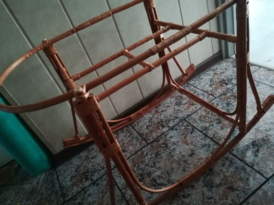 Wiklinowy stelaż kołyska pod kosz mojżesza