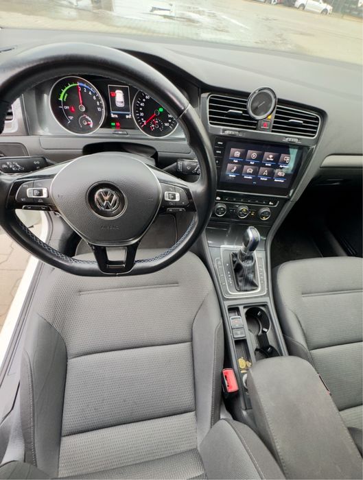 Продам своє авто e-golf 2018