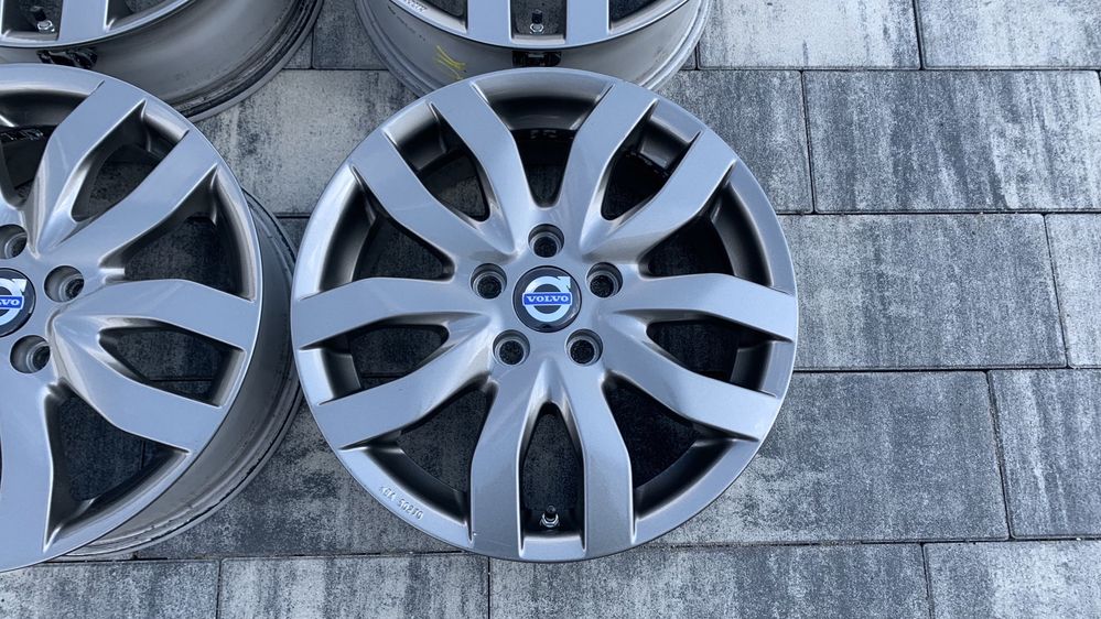 Felgi aluminiowe CMS do Volvo C30 V40 S40 5x108 16 cali V50 czujniki