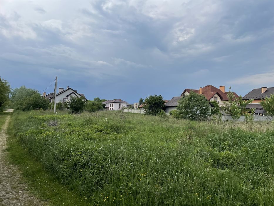 Земельна ділянка під забудову з комунікаціями