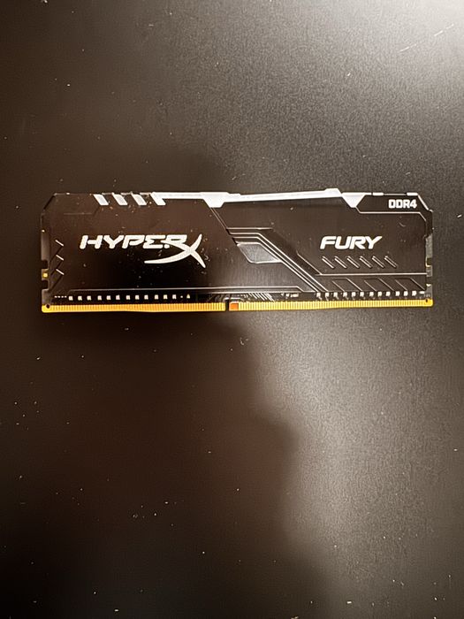 HyperX kostka RAM DDR4 LED