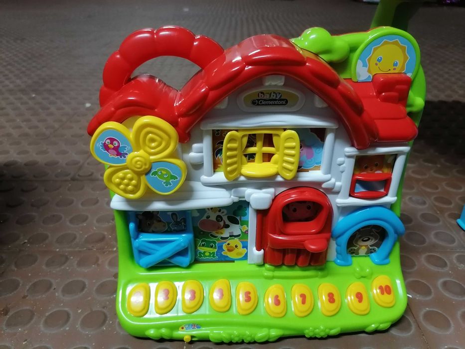 Brinquedo interactivo da Clementoni