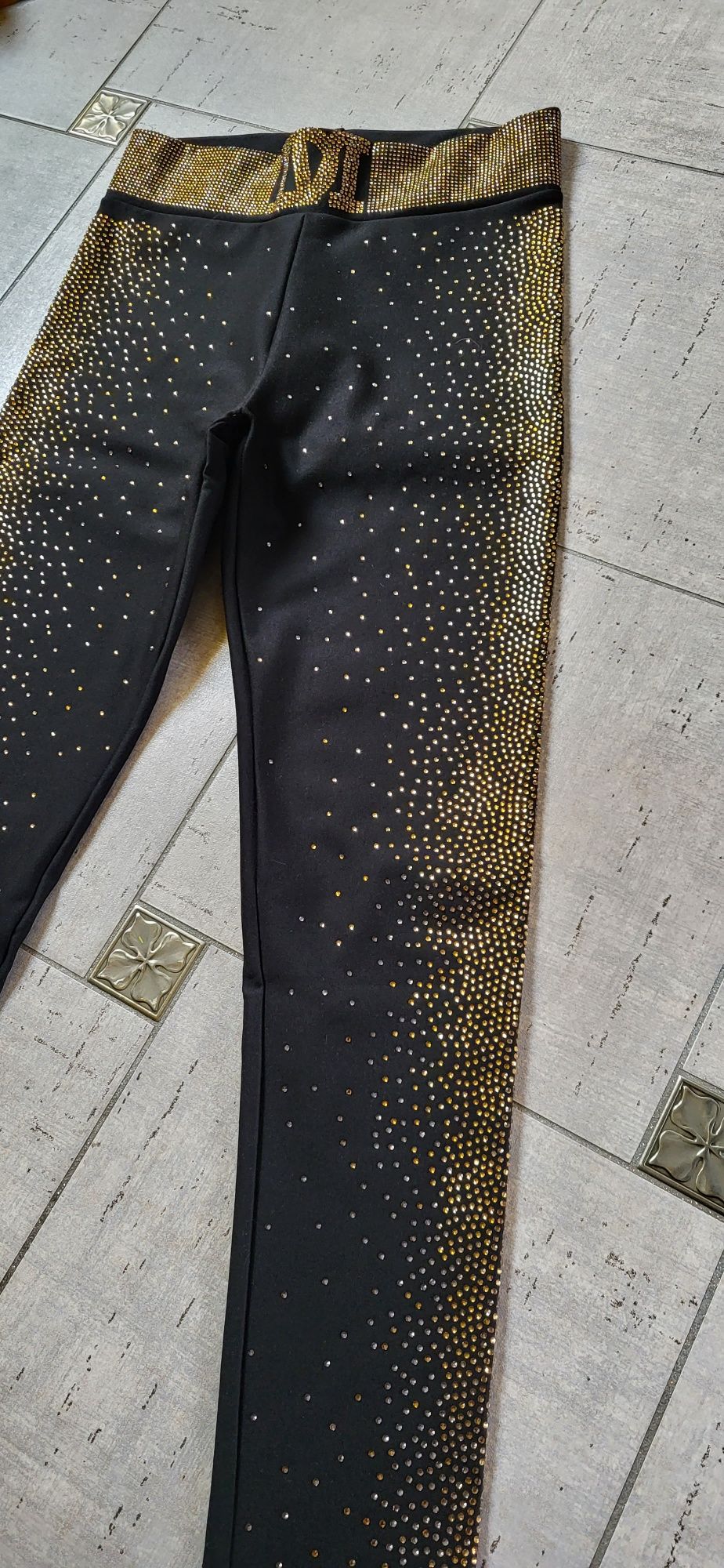 Włoskie spodnie czarne złote cyrkonie szeroki pas wysoki stan S