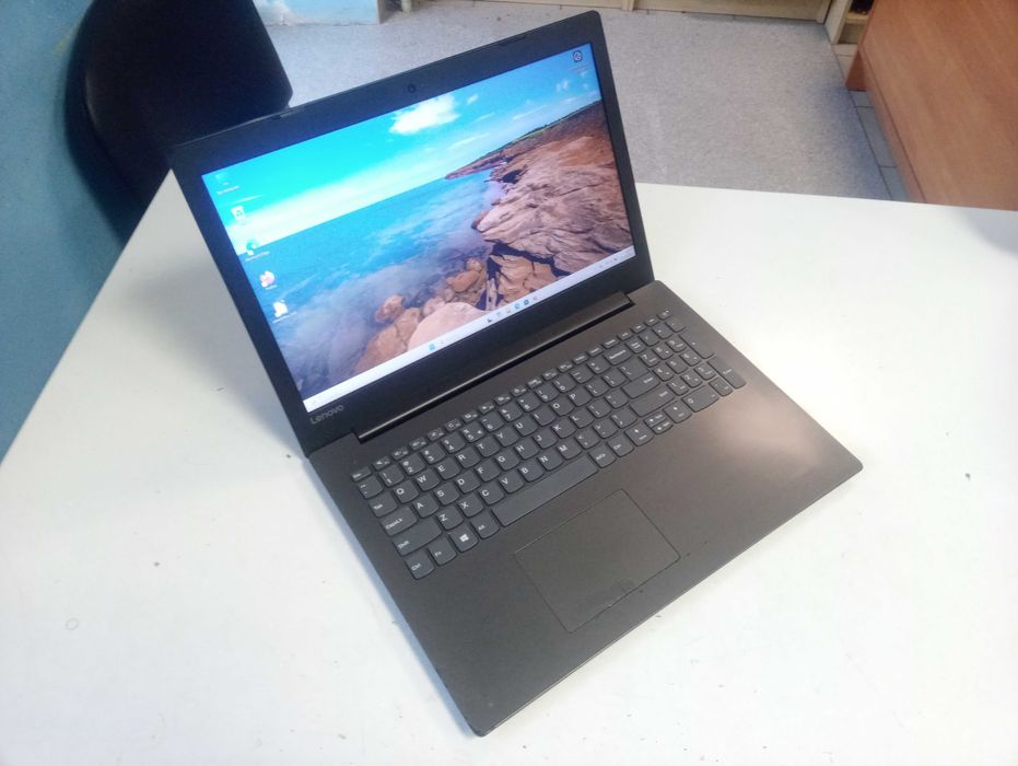 laptop 15,6" Lenovo 320, i3, 8GB, SSD 256 GB, Win 11, gwarancj