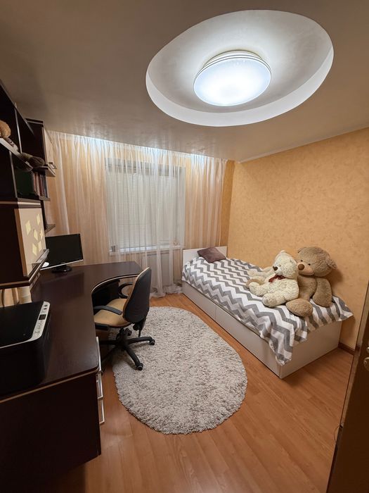 Продам в центре 3-х комнатную квартиру г. Павлоград