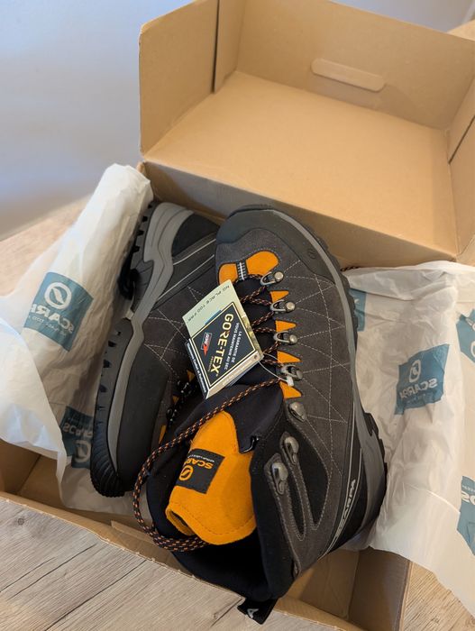 Botas Scarpa novas