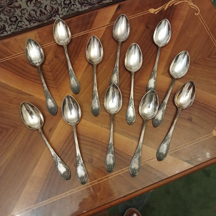 Продам серебрянную вилку, мельхиоровые столовые ложки