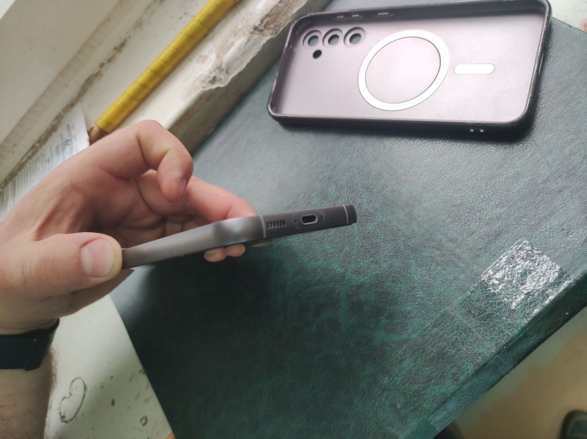 Продам Samsung s23fe