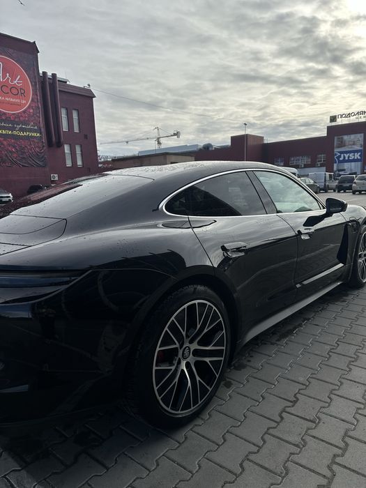 Porsche Taycan 4s 2021 року 571 к.с.