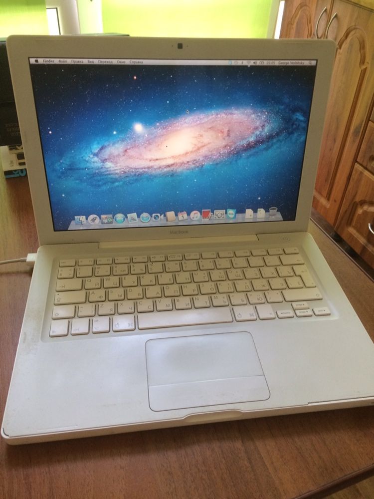 ТЕРМІНОВО! MacBook A1181 White