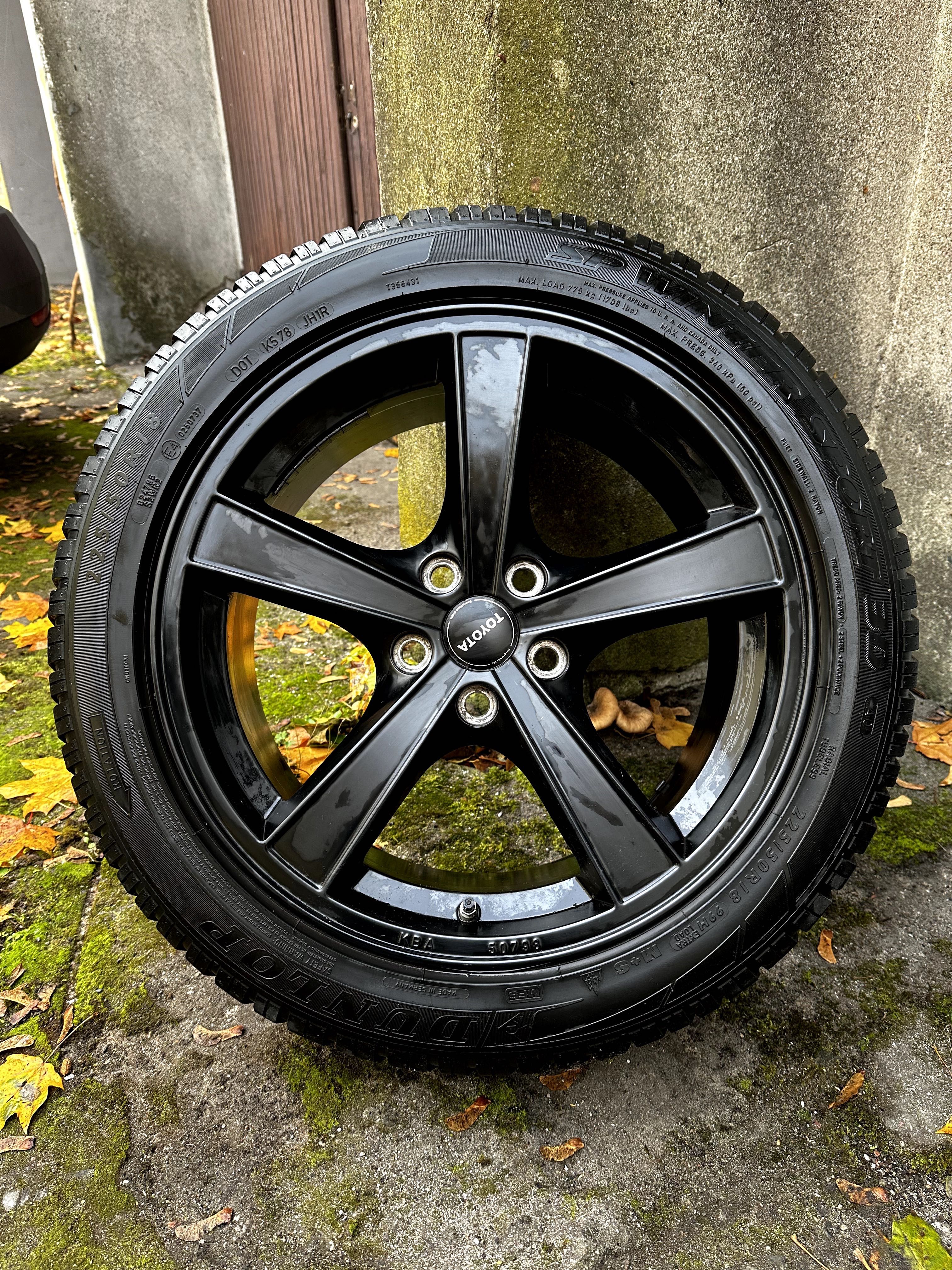 Koła zimowe alufelgi Toyota CH-R 225/50R18 Dunlop