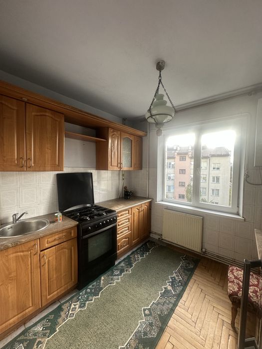 Продаж 3к квартири з індивідуальним опаленням біля Велесу.Зручний пов.