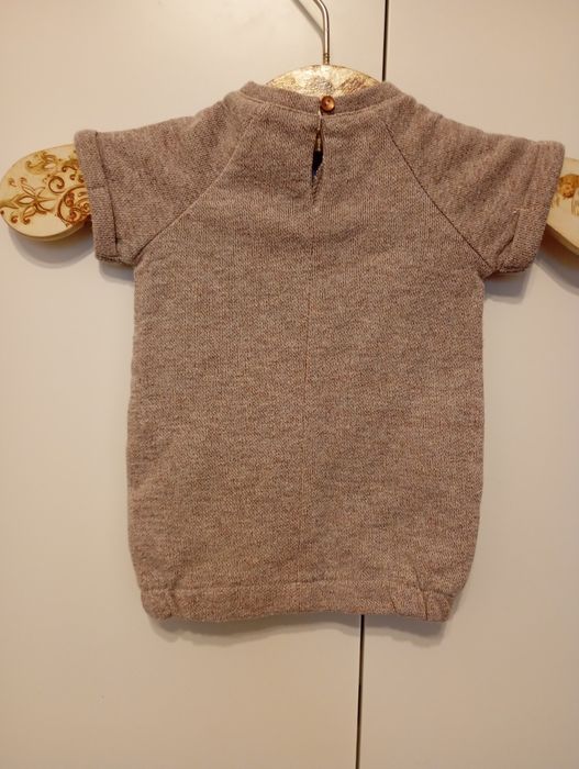 Elegancka tunika niemowlęca dla dziewczynki, rozmiar 62 cm.