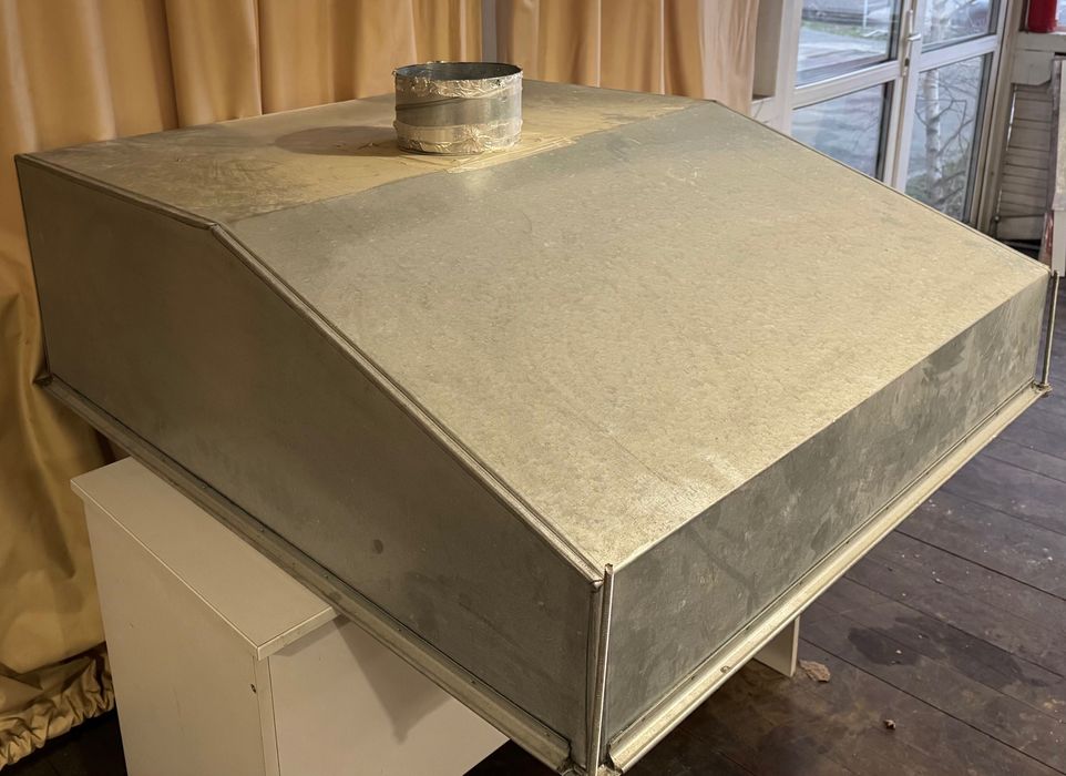 Зонт вытяжной оцинкованный