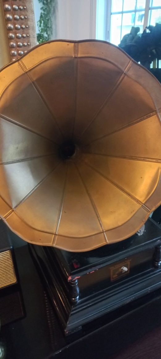 Grafonola His Master Voice