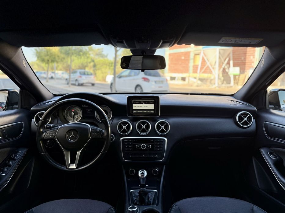 Mercedes-Benz A180 D Urban - Janeiro de 2015