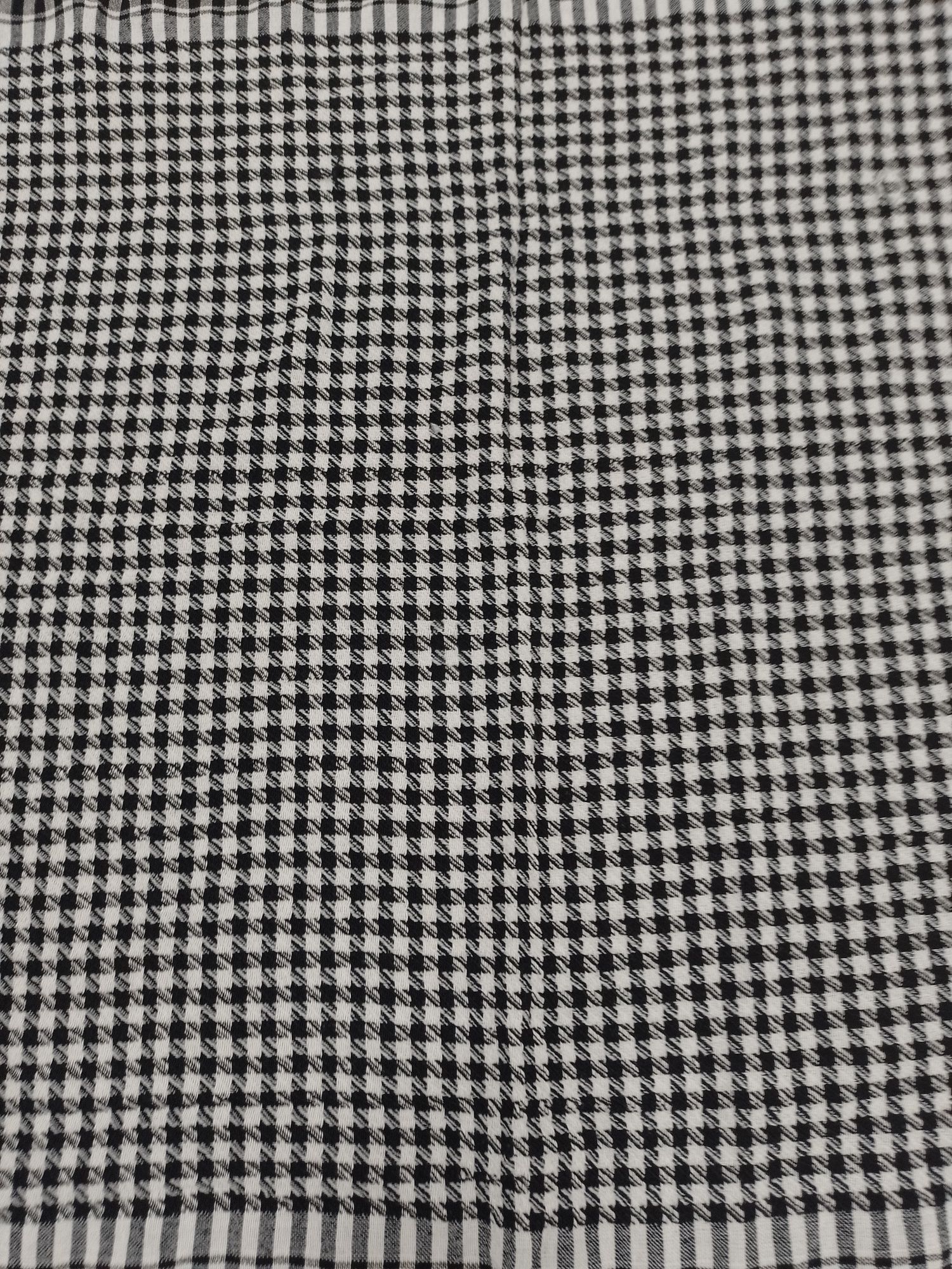 Sprzedam chustę 110x110 cm.