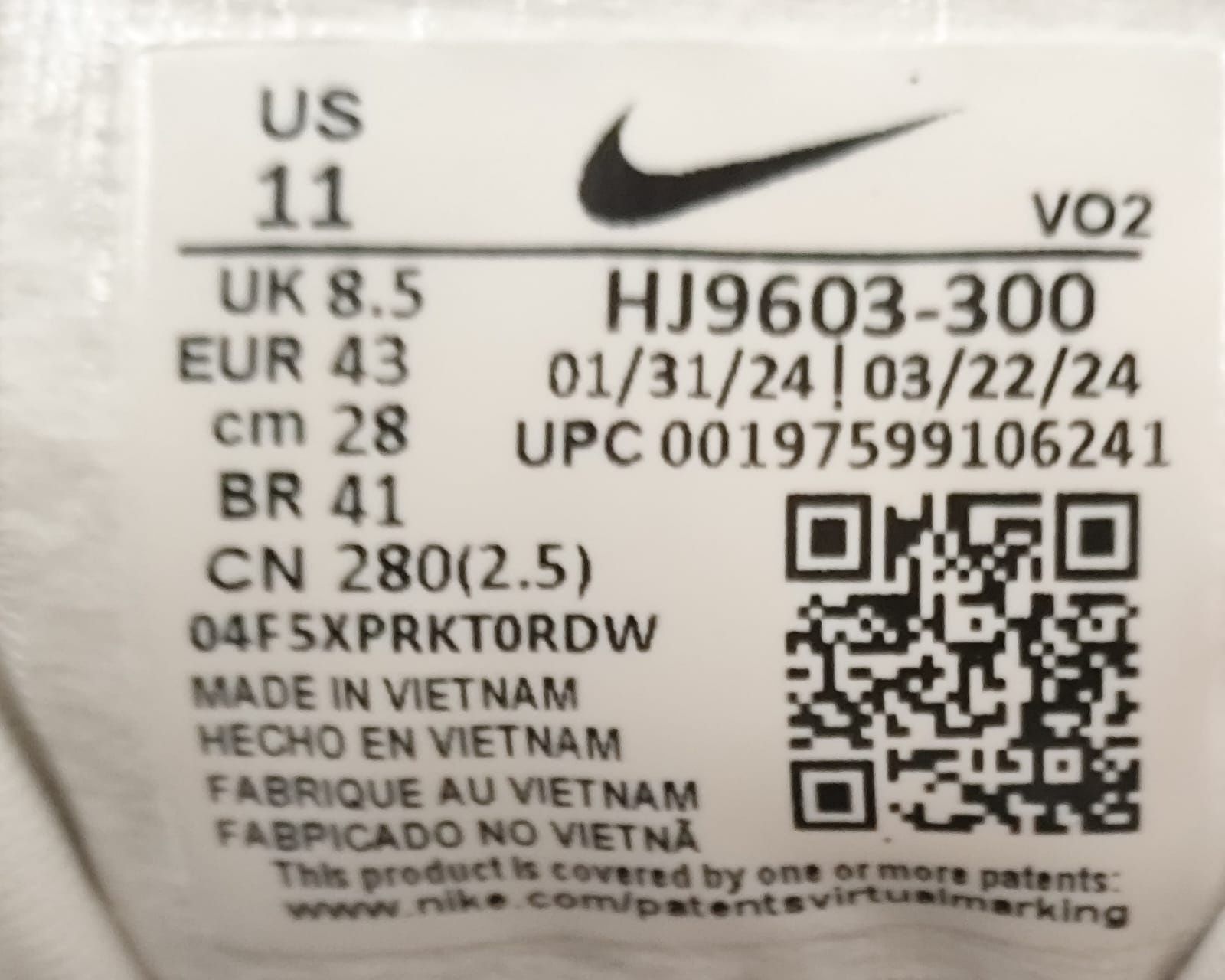 Кросівки Nike V2K Run - 43 розмір.