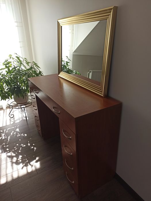 Продам комод та дзеркато
