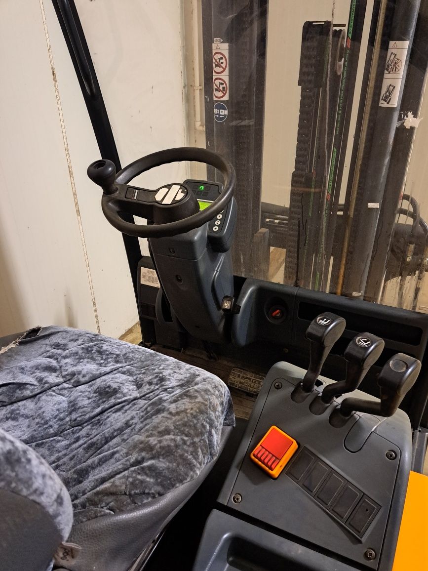 Wózek widłowy elektryczny Jungheinrich trplex