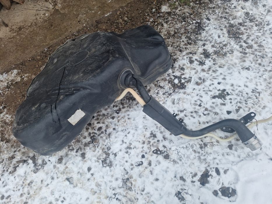 Продам паливний бак з насосом Vw Passat B8 США 1.8 бензин