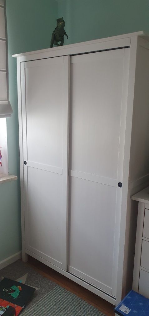 Zestaw mebli Hemnes Ikea szafa komoda łóżko