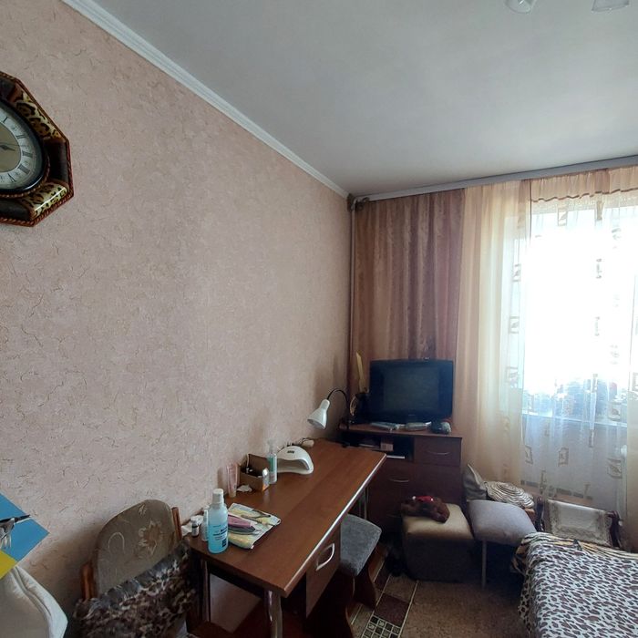 Кімната  в  гуртожитку  затишна, з ремонтом,  БК Текстильник
