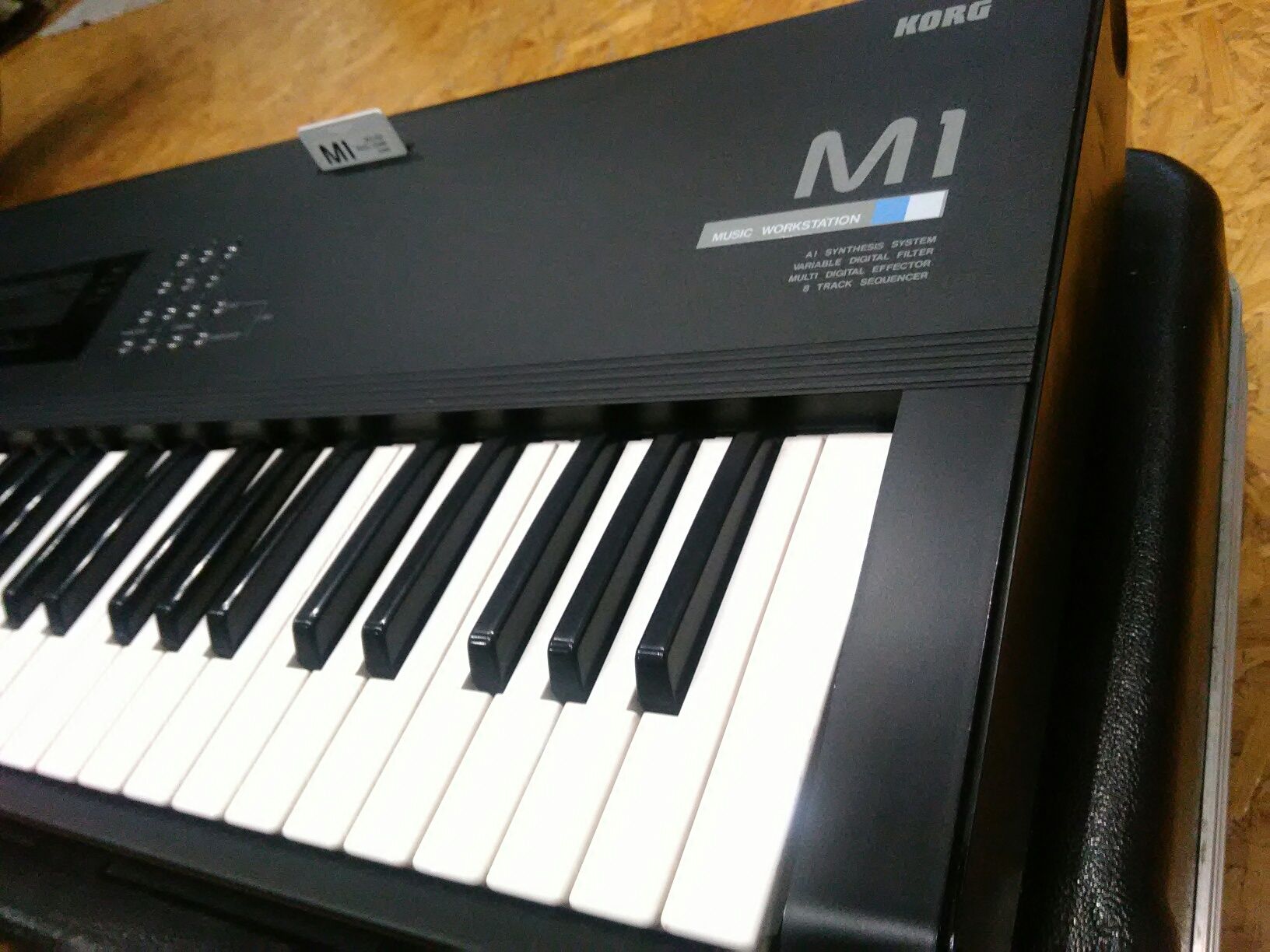 KORG  M-1 music workstation