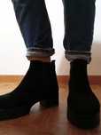 Botas com plataforma de camurça pretas