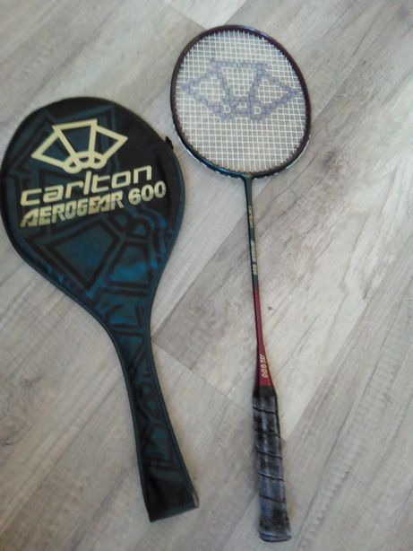 Rakietka do badmintona Carlton Aerogear 600 Graphite.