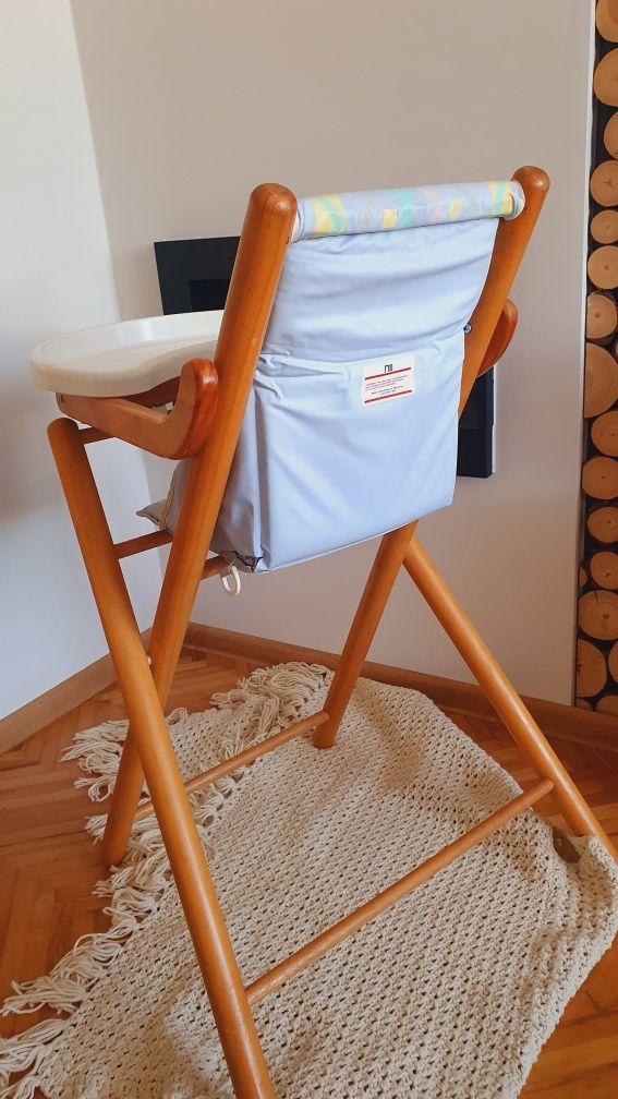 Drewniane krzesełko do karmienia firmy Mothercare