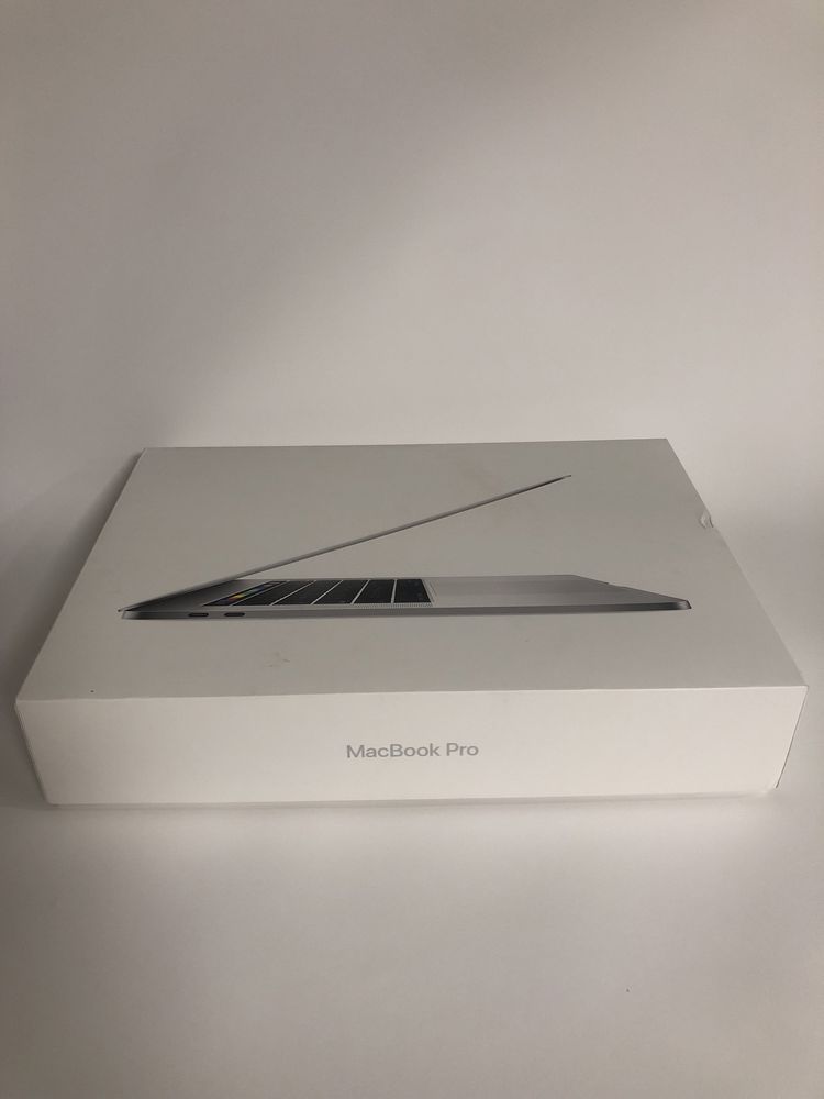 Macbook Pro 15" 2017r. stan bardzo dobry