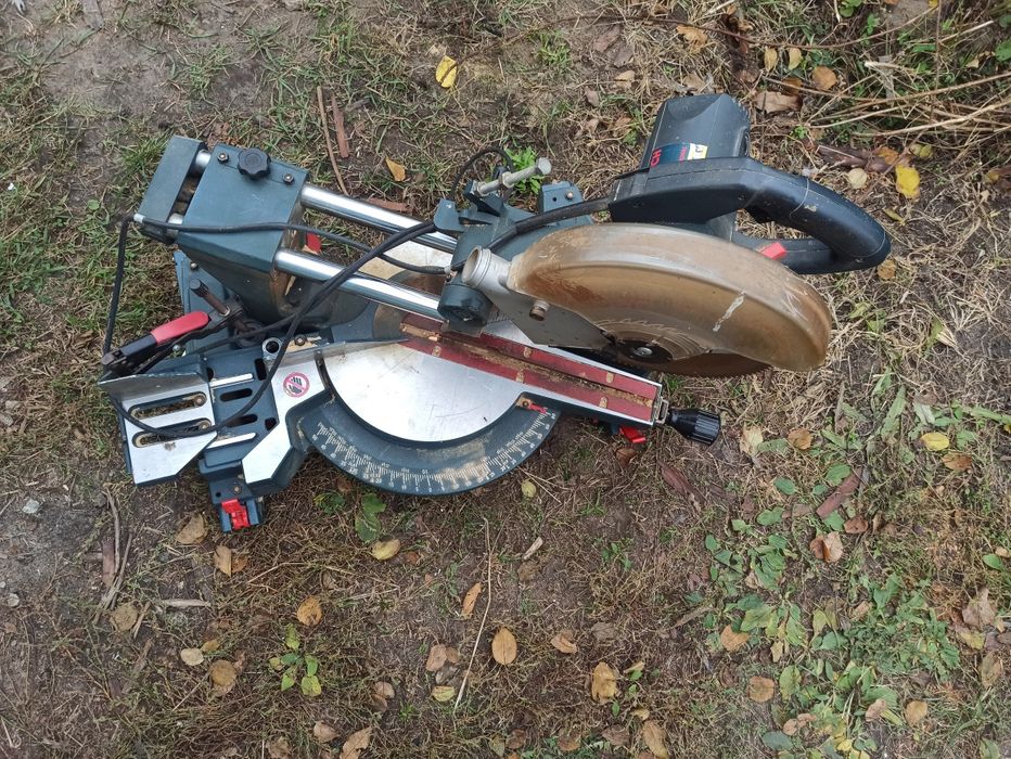 Торцювальна електропила Bosch GCM 10 s professional б/у.