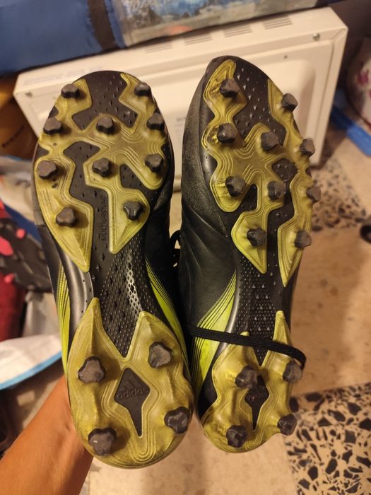 Chuteiras adidas pretas