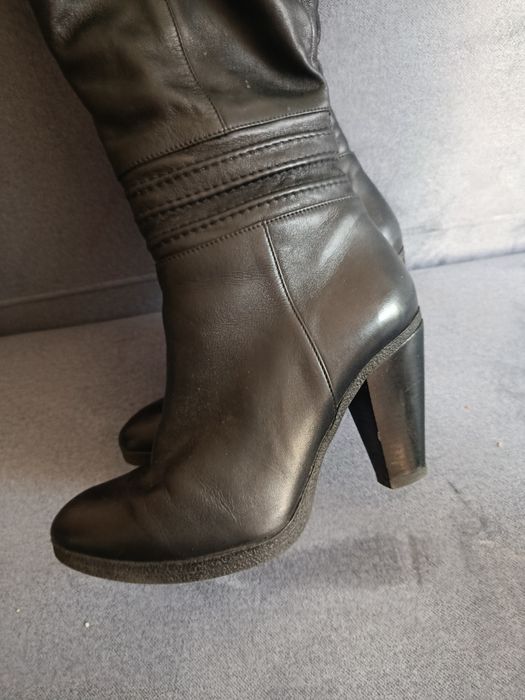 Чоботи високі осінь-зима шкіряні 39р на каблуку