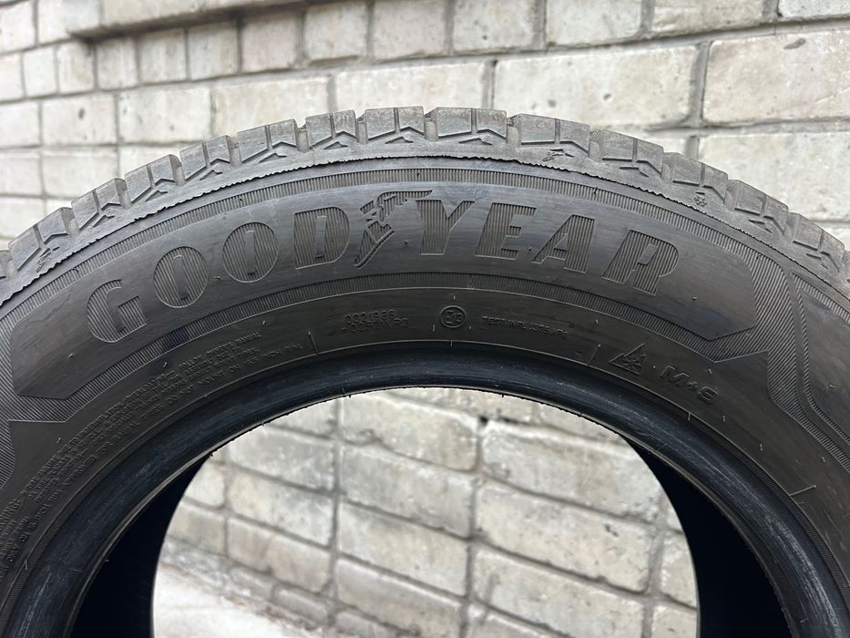 Шини Goodyear M+S 215/65 R 16 C