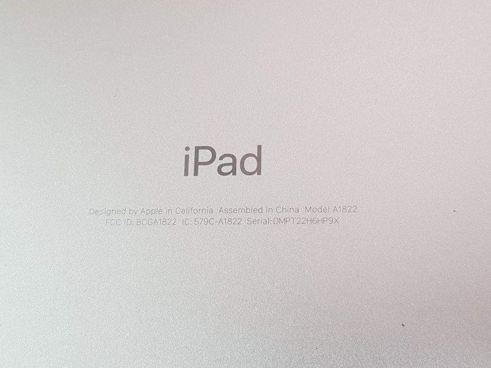 Планшет Apple iPad 5 "A1822" Wi-Fi  (32gb)