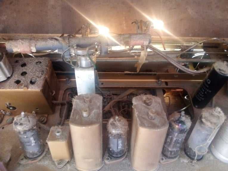 Kuba - Carmen 57 Radio Gramofon Barek