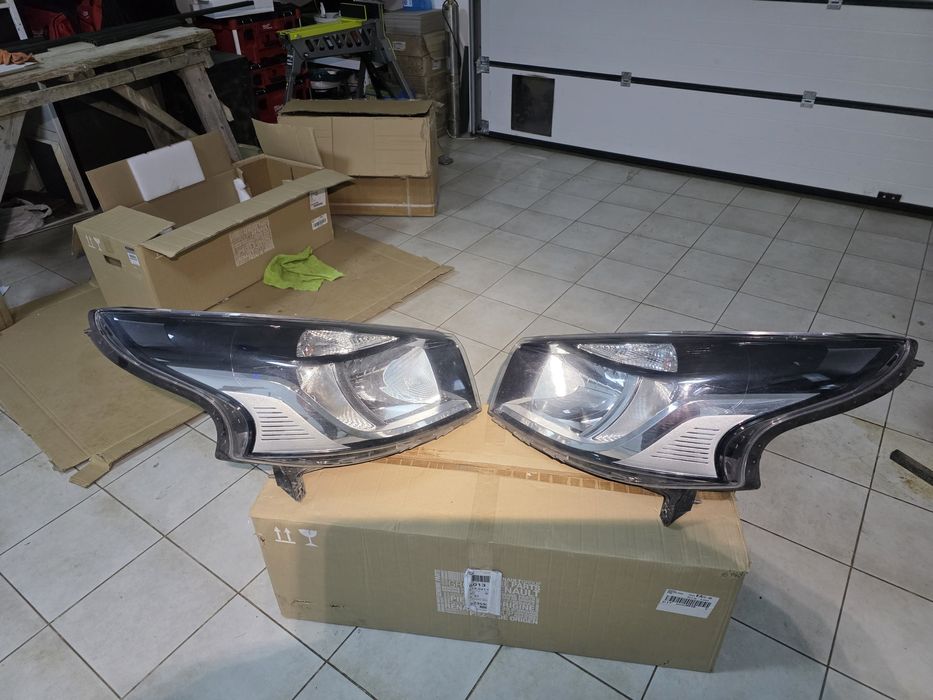 Фара Renault Trafic 3