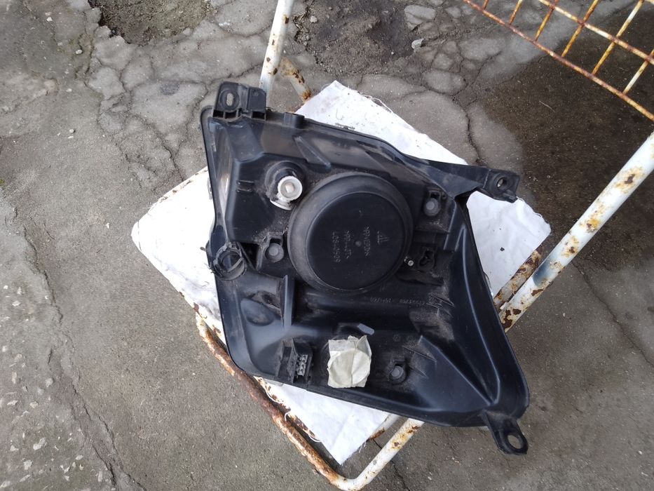 Faról Citroen Berlingo e Farol Peugeot