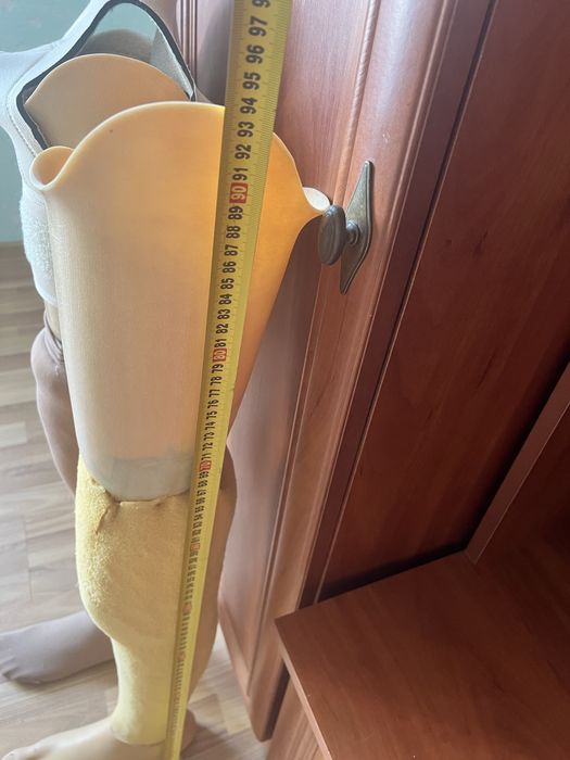 Протез лівої ноги