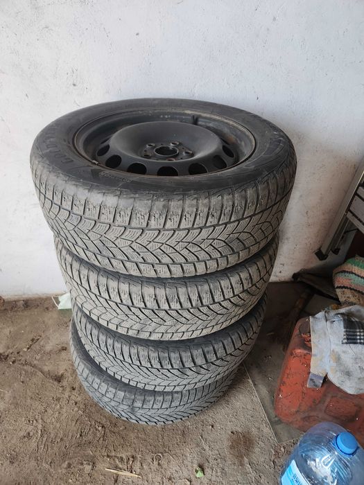 Гума Goodyear 215/60 r16 з металевими дисками