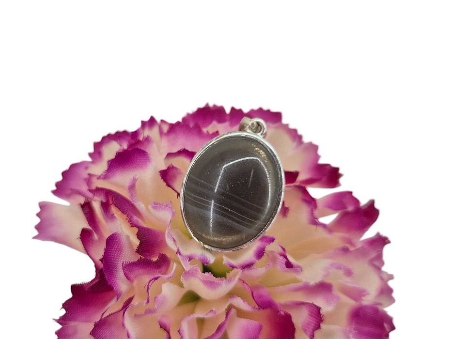 Majestatyczna zawieszka z szaro zielonym kamieniem 925P